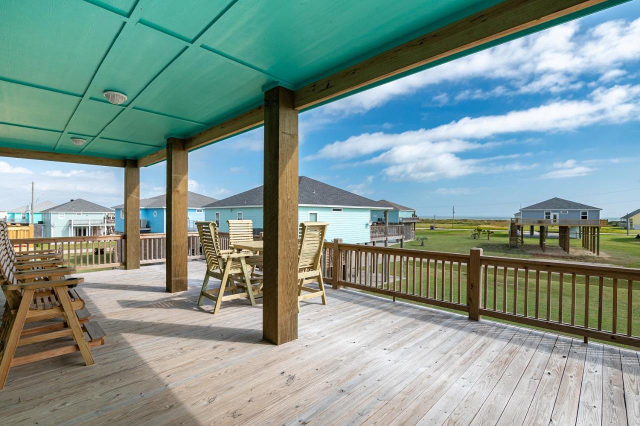 Stylish 4Br Crystal Beach Retreat Walk To Beach Bolivar Peninsula Exterior foto