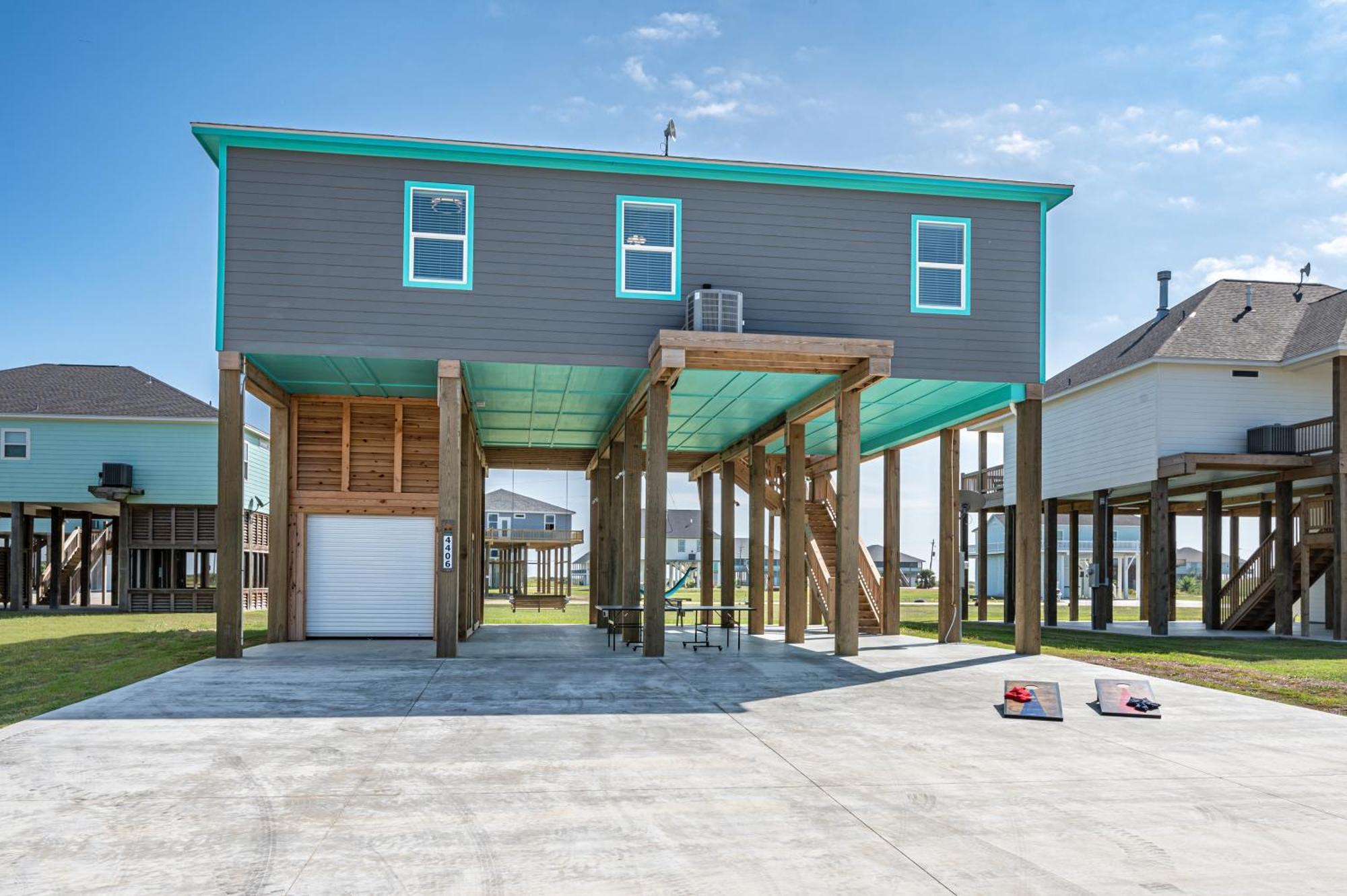 Stylish 4Br Crystal Beach Retreat Walk To Beach Bolivar Peninsula Exterior foto